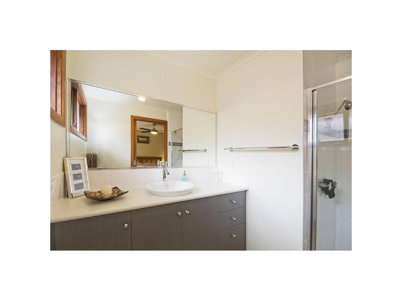 29 Manorvale Parade, Werribee VIC 3030