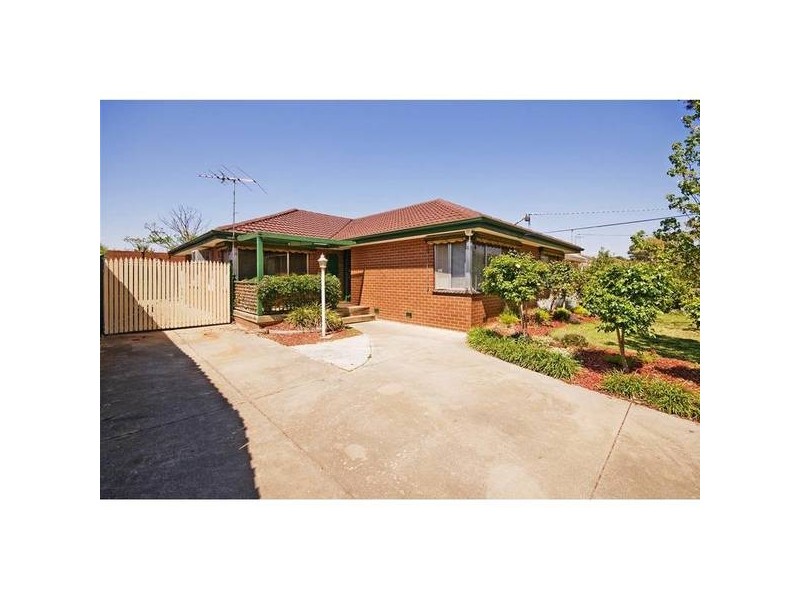 13 Elizabeth Avenue, Werribee VIC 3030