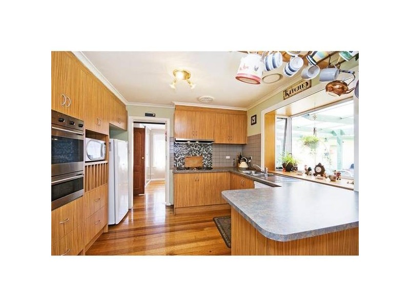 13 Elizabeth Avenue, Werribee VIC 3030