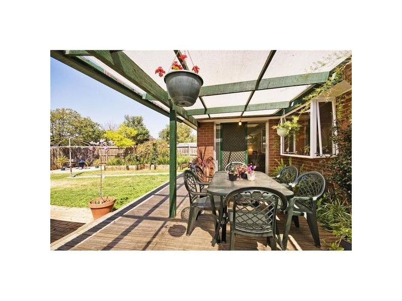 13 Elizabeth Avenue, Werribee VIC 3030