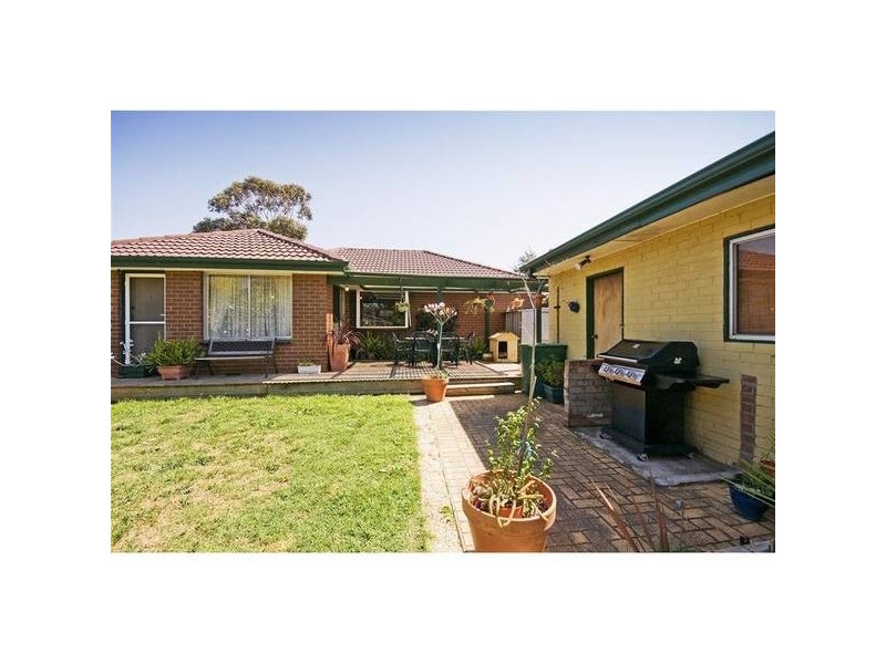 13 Elizabeth Avenue, Werribee VIC 3030