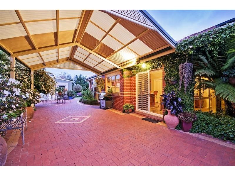 61 Wildflower Crescent, Hoppers Crossing VIC 3029