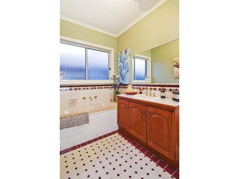 61 Wildflower Crescent, Hoppers Crossing VIC 3029