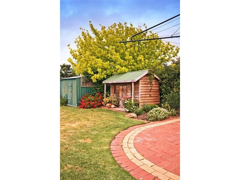 61 Wildflower Crescent, Hoppers Crossing VIC 3029