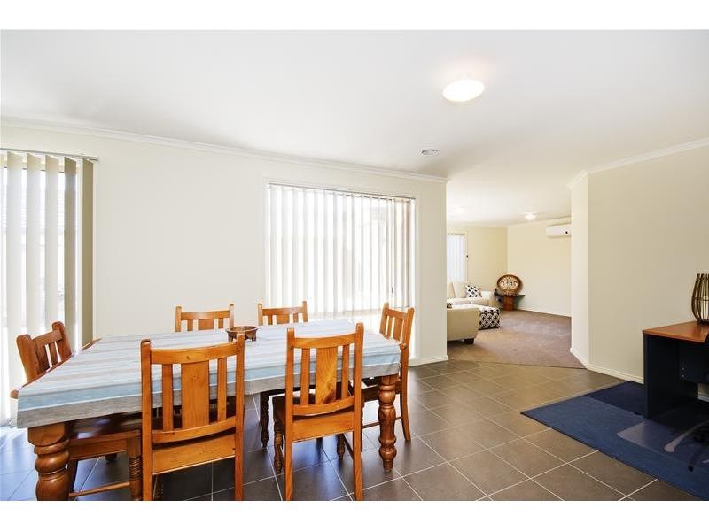 10 Pilotbird Way, Tarneit VIC 3029