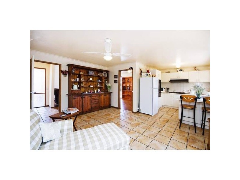 2 Carruthers Drive, Hoppers Crossing VIC 3029
