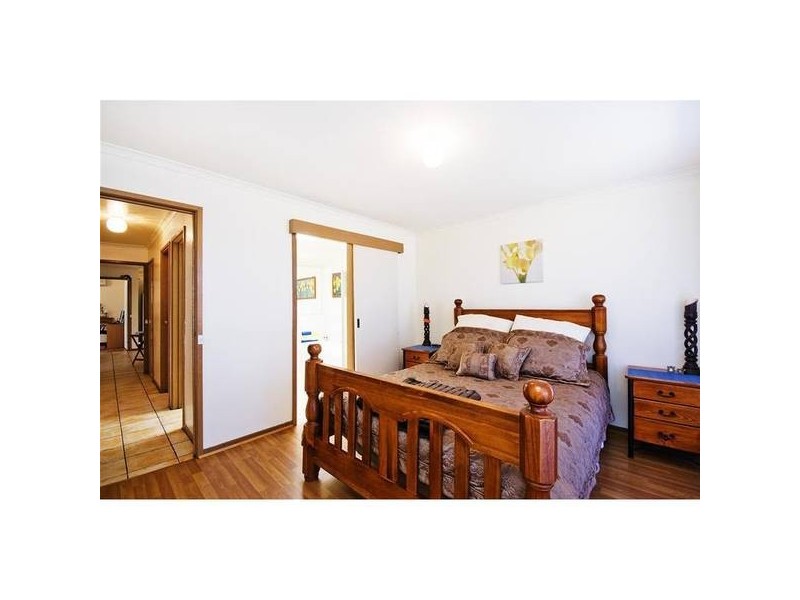 2 Carruthers Drive, Hoppers Crossing VIC 3029