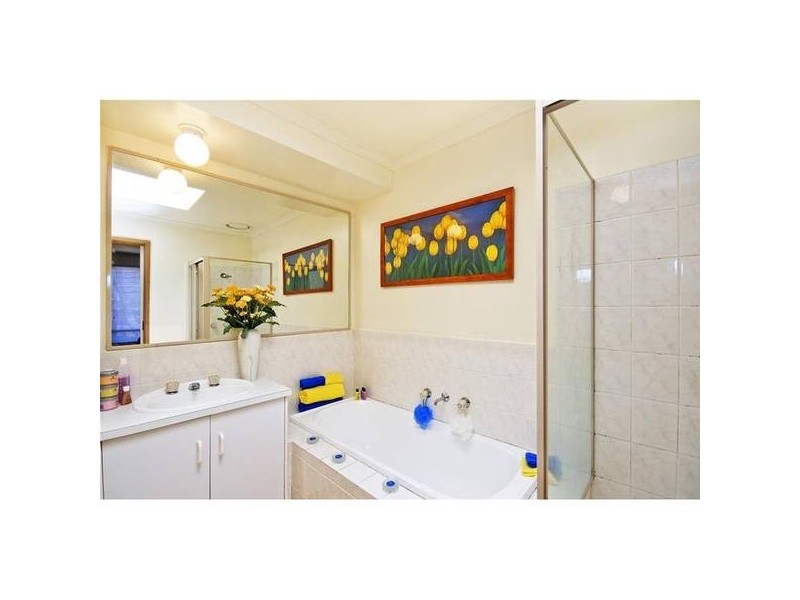2 Carruthers Drive, Hoppers Crossing VIC 3029