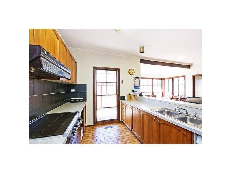 17 Woodville Park Drive, Hoppers Crossing VIC 3029