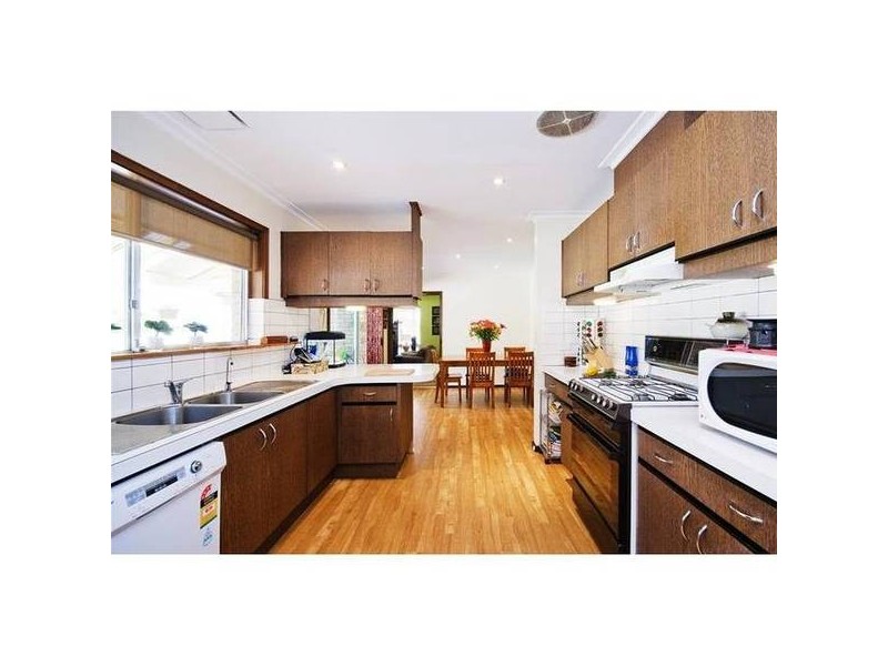 27 Sinns Avenue, Werribee VIC 3030