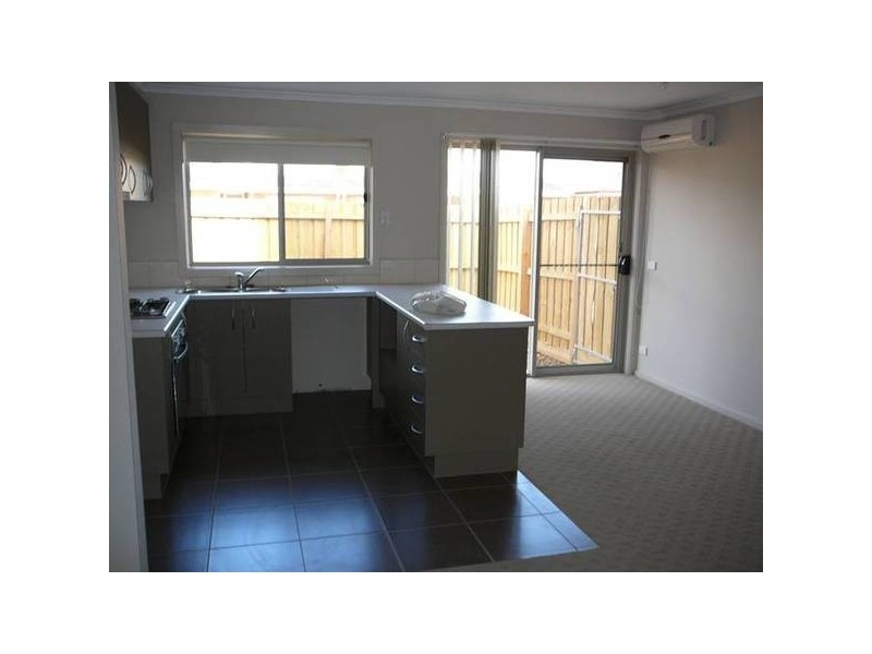 15/12 MINGOS CRT,, Werribee VIC 3030