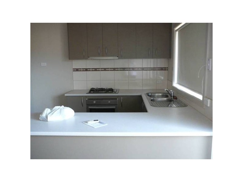 15/12 MINGOS CRT,, Werribee VIC 3030