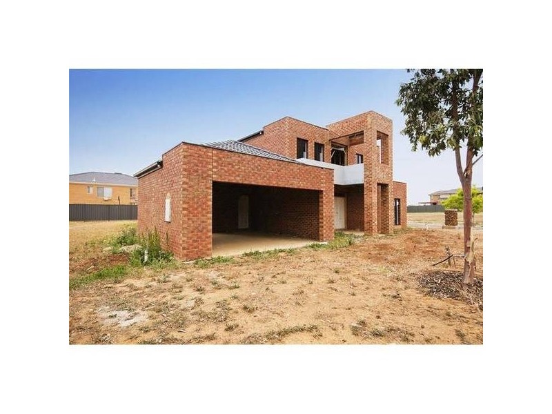 13 Manor Lakes Boulevard, Wyndham Vale VIC 3024