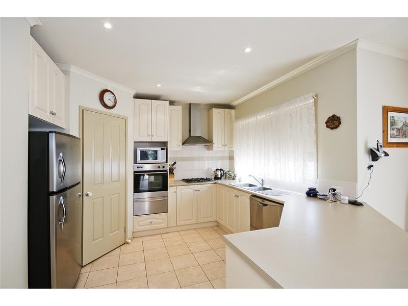 16 Linden Boulevard, Werribee VIC 3030