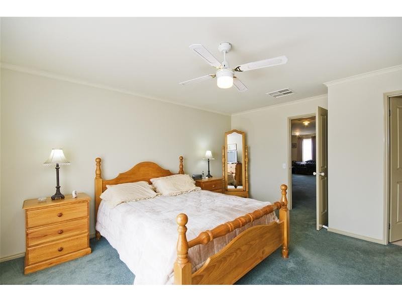 16 Linden Boulevard, Werribee VIC 3030
