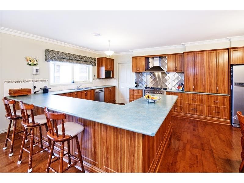 9 Liberty Court, Melton VIC 3337