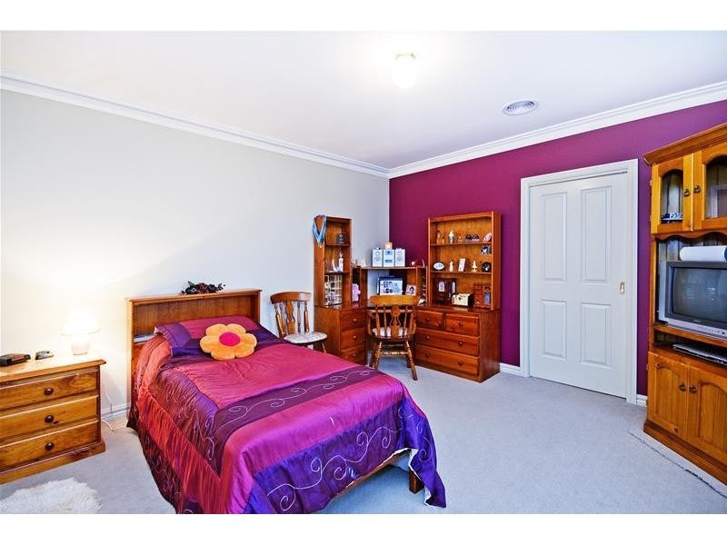 9 Liberty Court, Melton VIC 3337