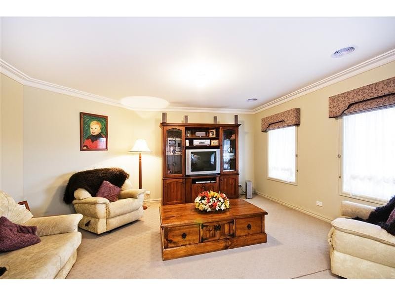 9 Liberty Court, Melton VIC 3337