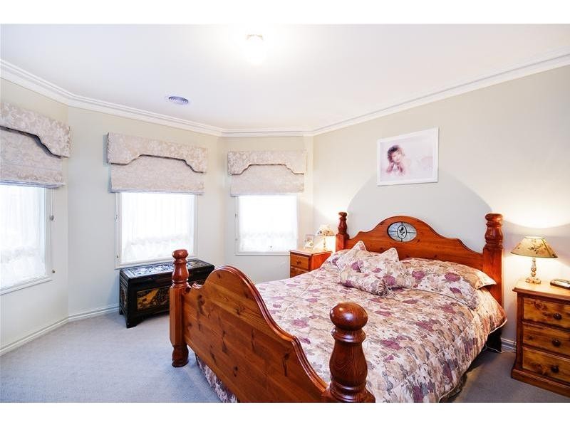 9 Liberty Court, Melton VIC 3337