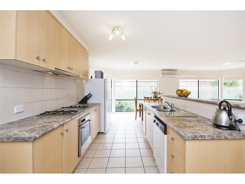 12 Conquest Drive, Werribee VIC 3030