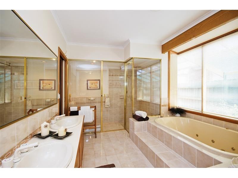 28 Redwood Drive, Hoppers Crossing VIC 3029