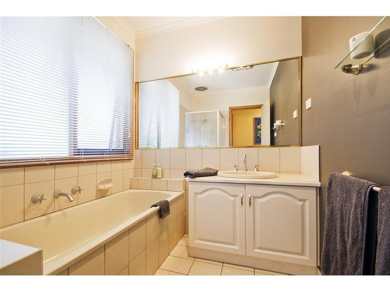 28 Redwood Drive, Hoppers Crossing VIC 3029