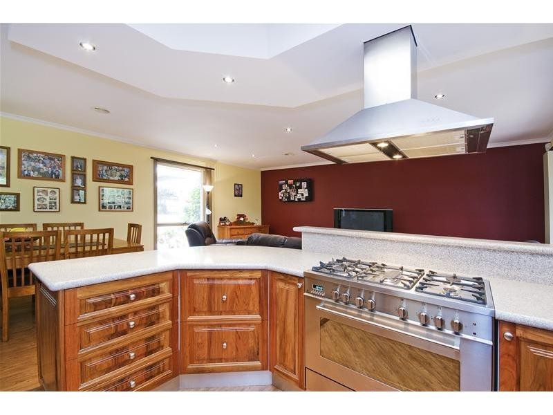 90 Hogans Road, Hoppers Crossing VIC 3029