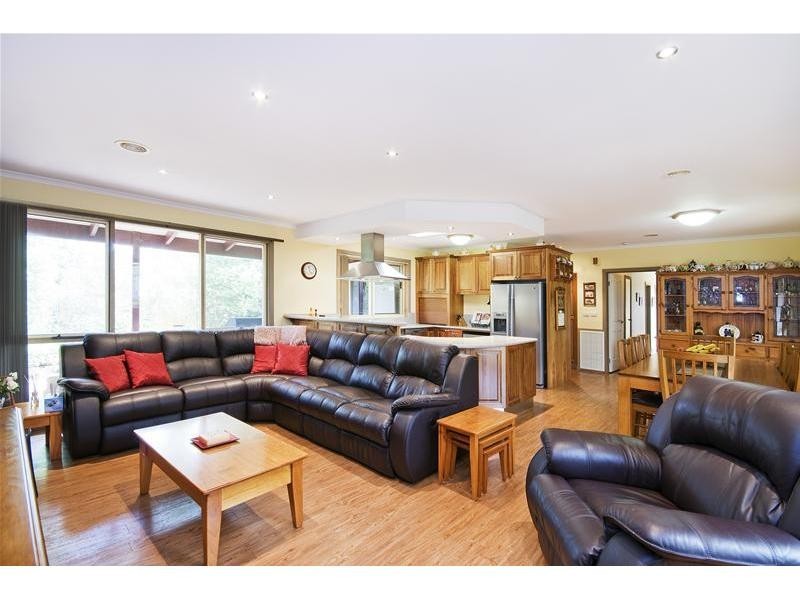 90 Hogans Road, Hoppers Crossing VIC 3029
