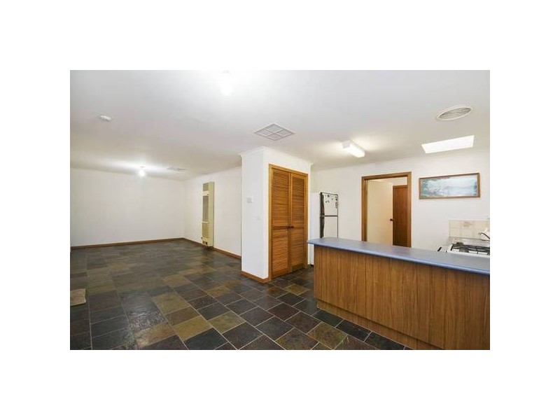 2/2 Kiely Ave, Werribee VIC 3030