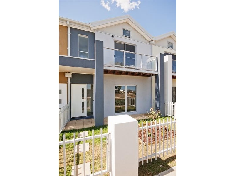 6 Picton Lane, Point Cook VIC 3030