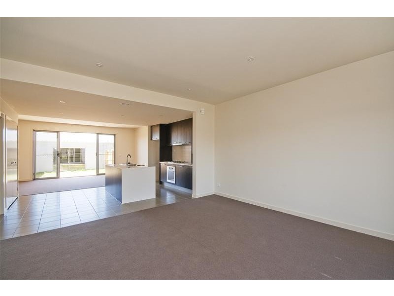 6 Picton Lane, Point Cook VIC 3030