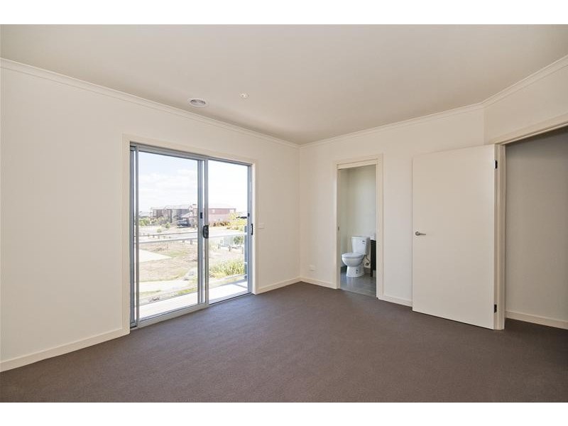 6 Picton Lane, Point Cook VIC 3030