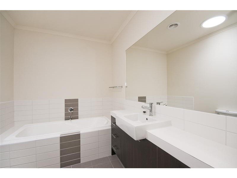 6 Picton Lane, Point Cook VIC 3030