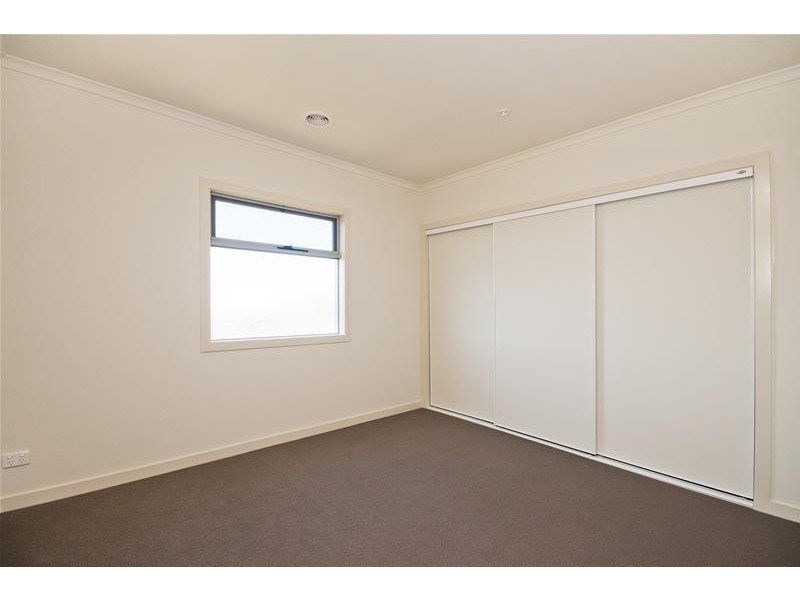 6 Picton Lane, Point Cook VIC 3030