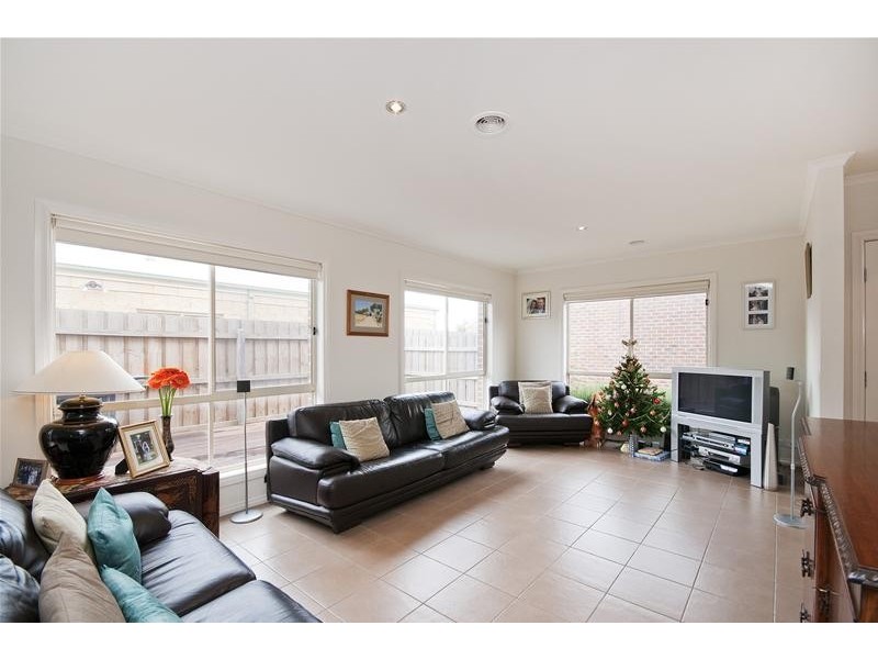 3/10 Governor Close, Tarneit VIC 3029