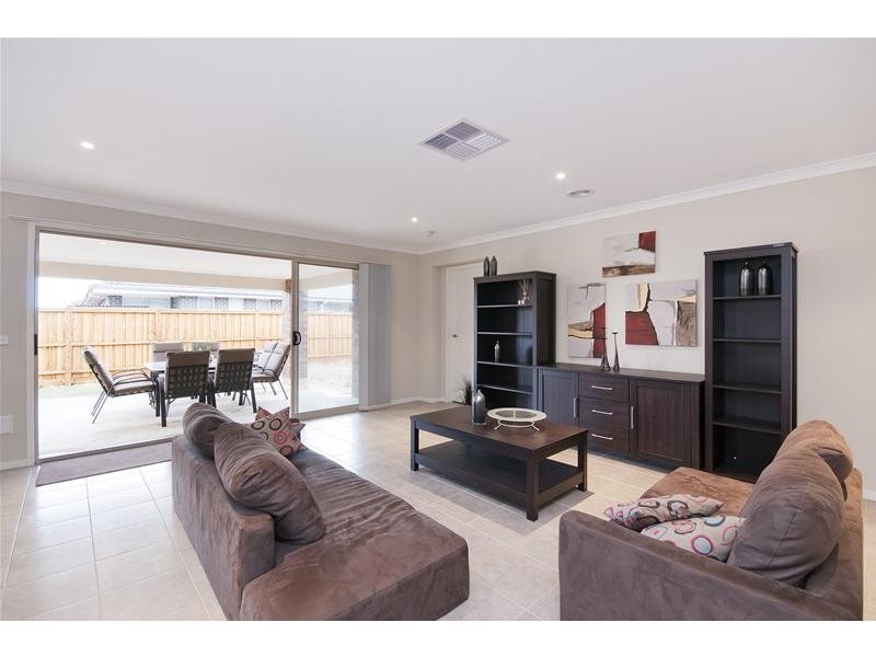 4 Cyclic Way, Tarneit VIC 3029