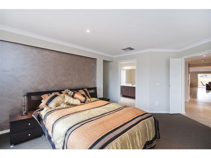 4 Cyclic Way, Tarneit VIC 3029