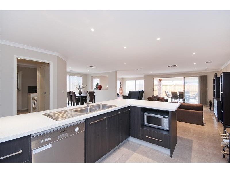 4 Cyclic Way, Tarneit VIC 3029