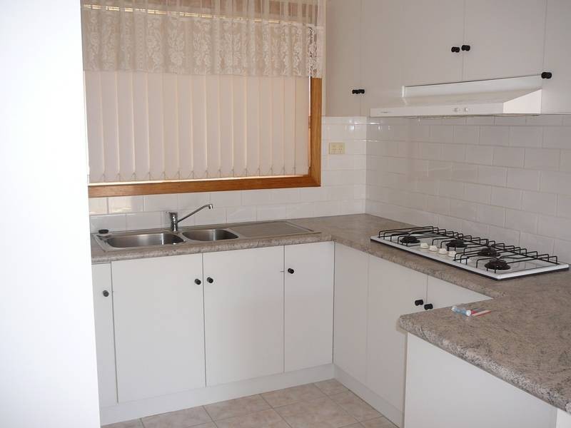 1/14 MORETON CRT,, Hoppers Crossing VIC 3029