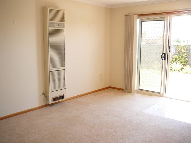 1/14 MORETON CRT,, Hoppers Crossing VIC 3029