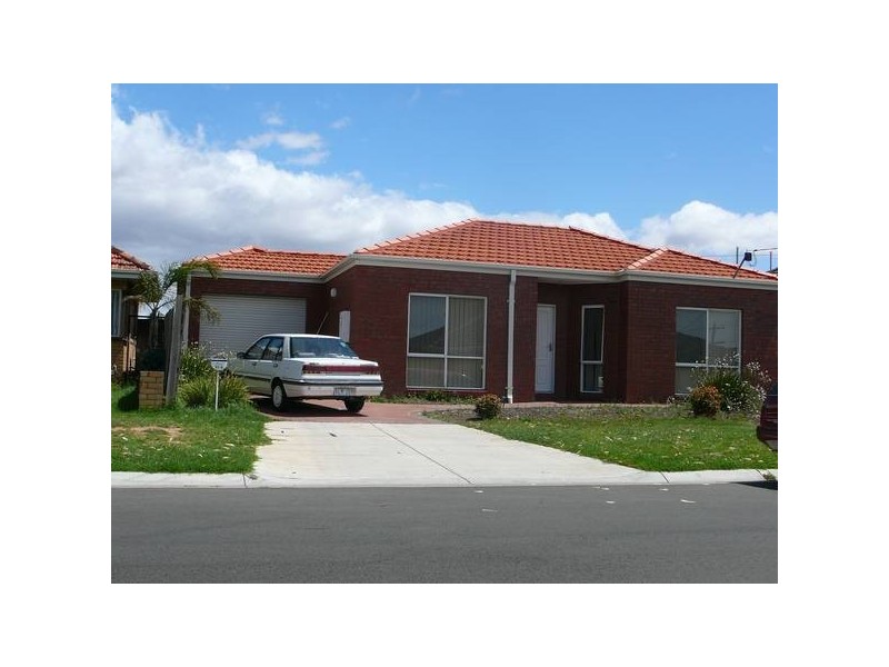 2/41 Greaves Street, Werribee VIC 3030