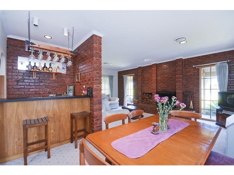 16 Lyall Drive, Werribee VIC 3030