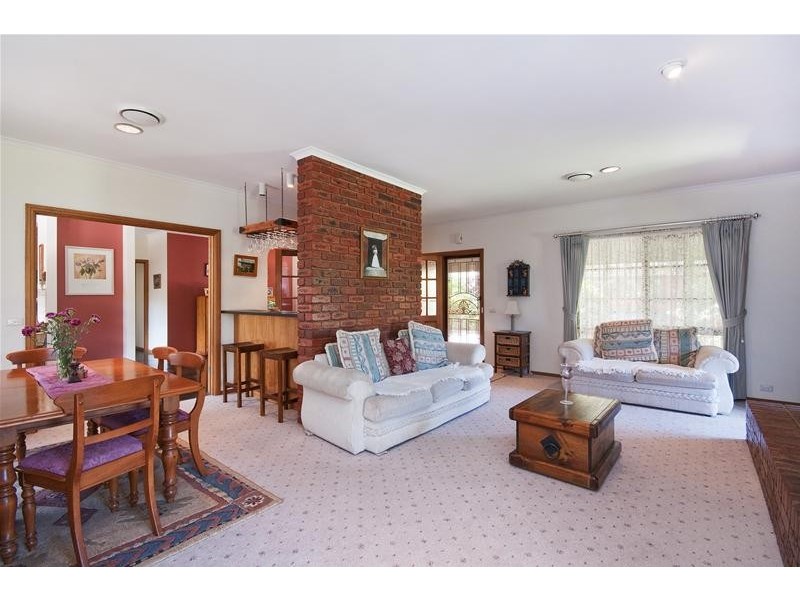 16 Lyall Drive, Werribee VIC 3030