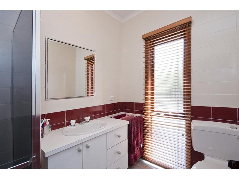 16 Lyall Drive, Werribee VIC 3030