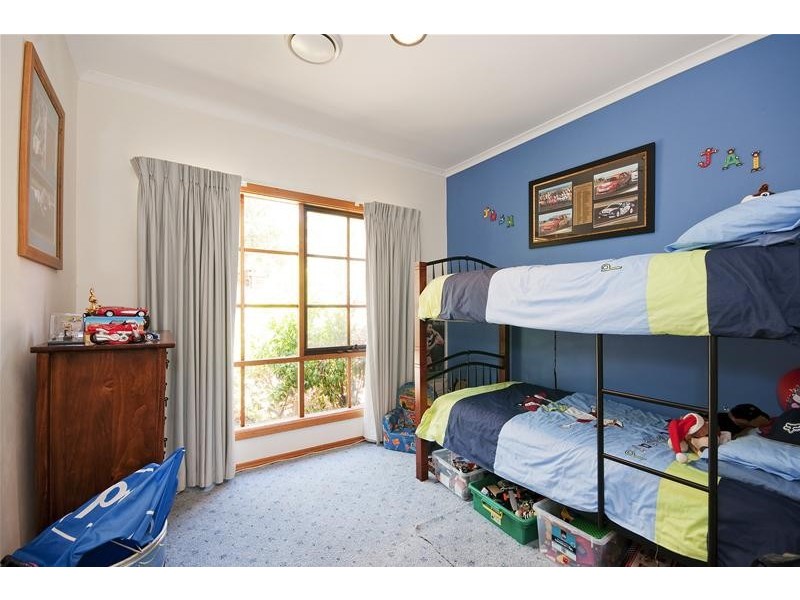 16 Lyall Drive, Werribee VIC 3030
