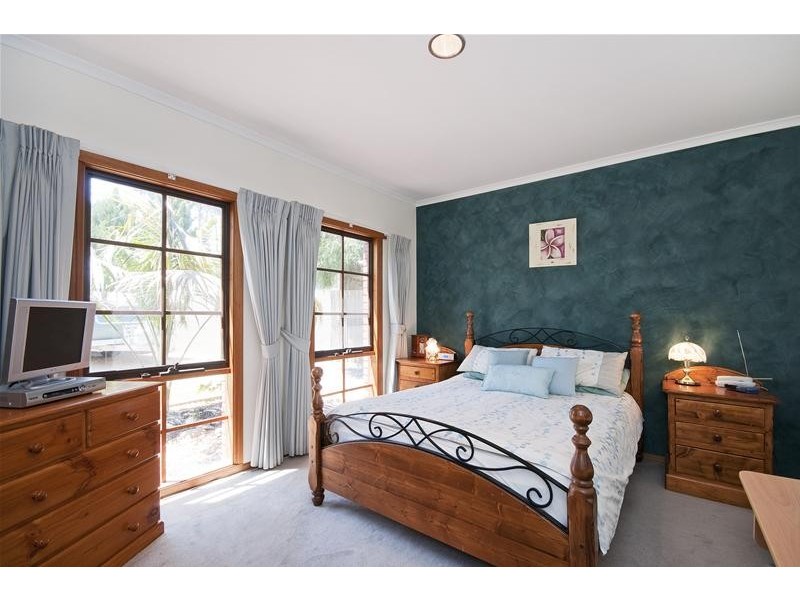 16 Lyall Drive, Werribee VIC 3030