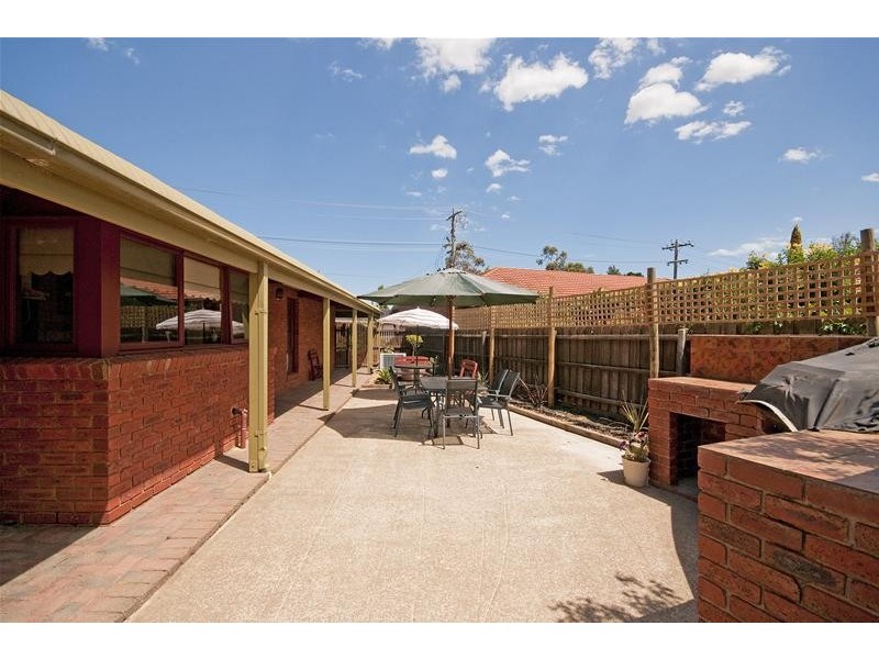 16 Lyall Drive, Werribee VIC 3030