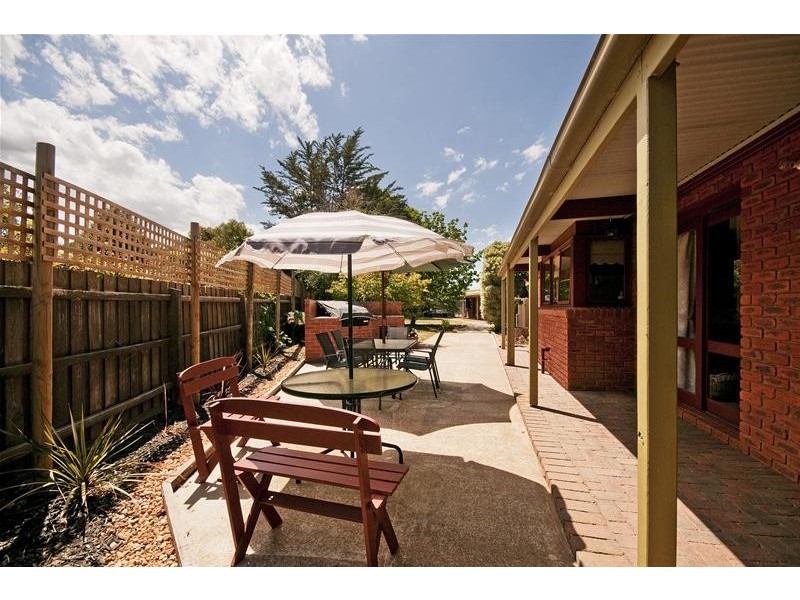 16 Lyall Drive, Werribee VIC 3030