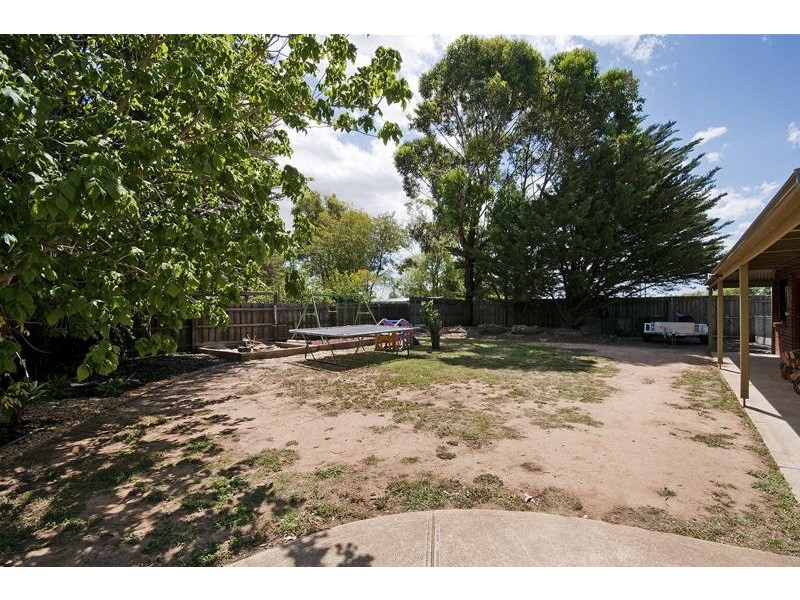 16 Lyall Drive, Werribee VIC 3030