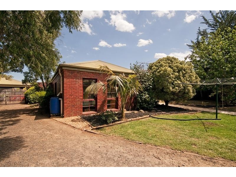 16 Lyall Drive, Werribee VIC 3030
